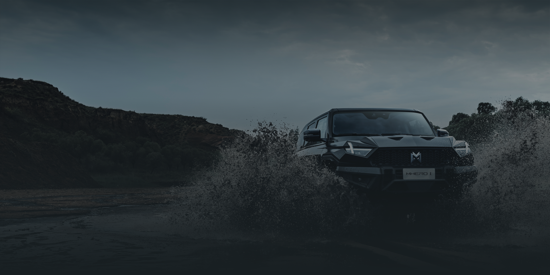 MHERO I Luxury Electric Off-Road SUV Front View
